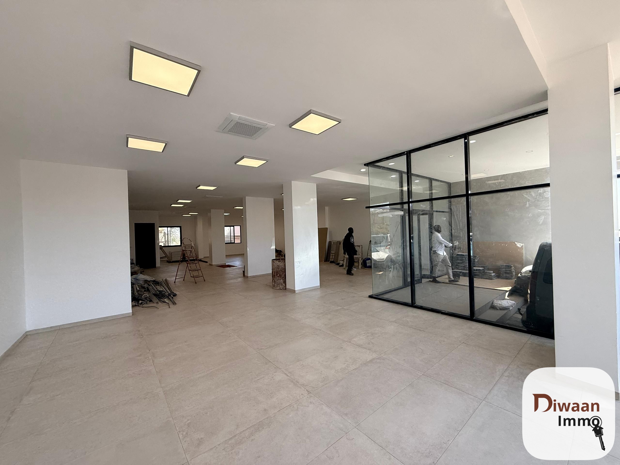 Plateau de bureau à louer de 380M2 aux mamelles - Image 2