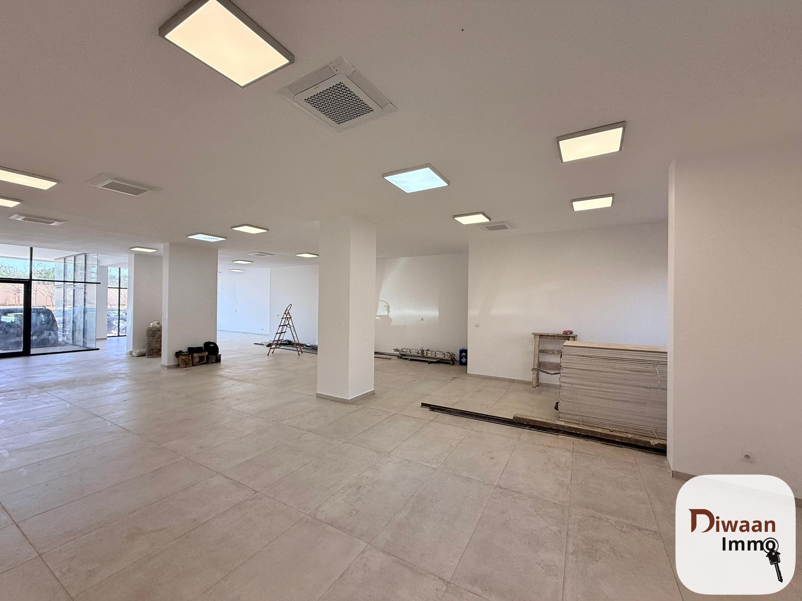 Plateau de bureau à louer de 380M2 aux mamelles - Image 3