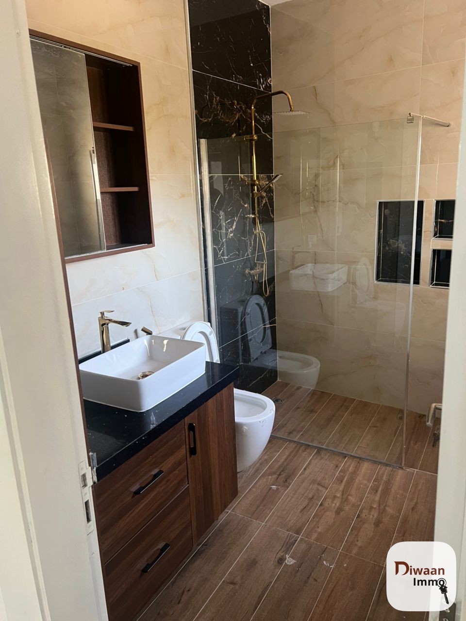 Appartement F4 à louer au Point E.