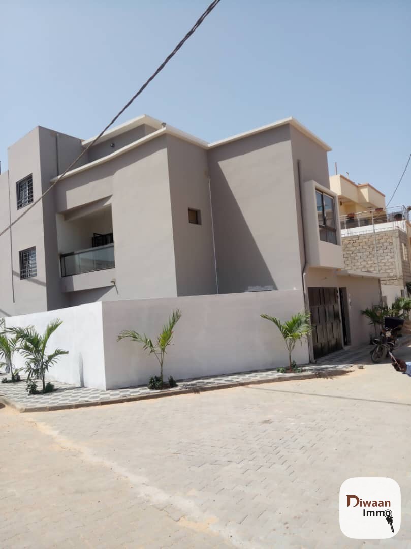 Villa à louer à la Cité Cheikh Amar Mamelles