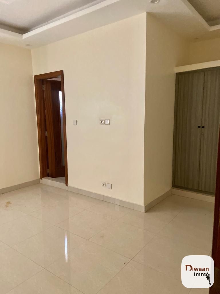 Appartement F4 à louer a la cité Keur Gorgui - Image 1