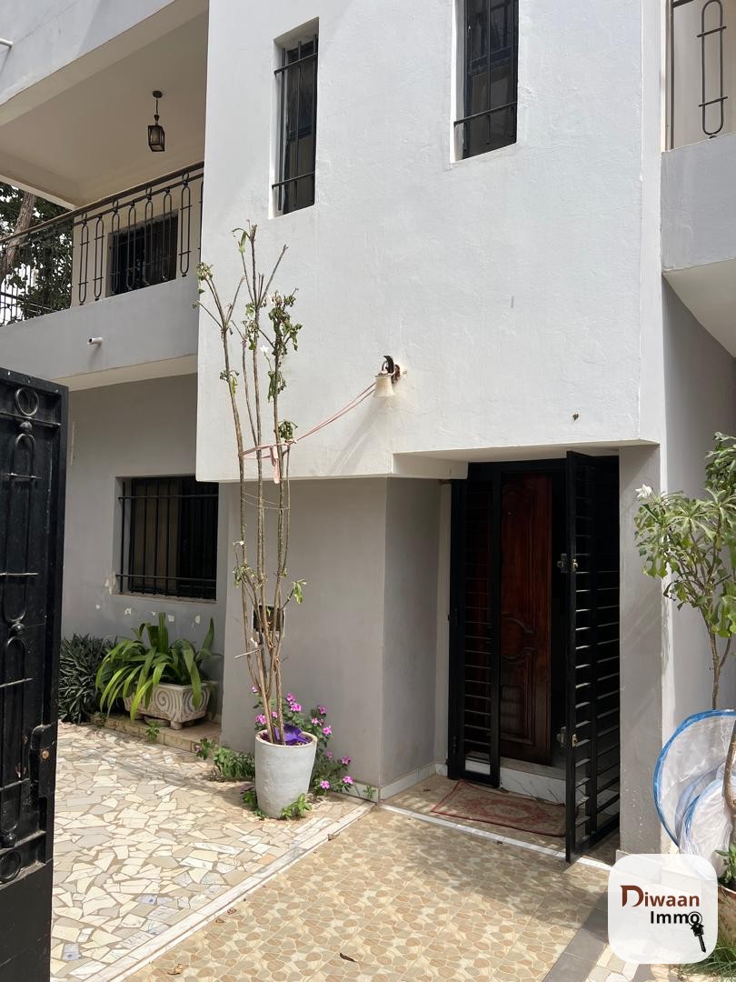 Villa à louer aux Almadies avec 8 chambres et 2 salons. - Image 4