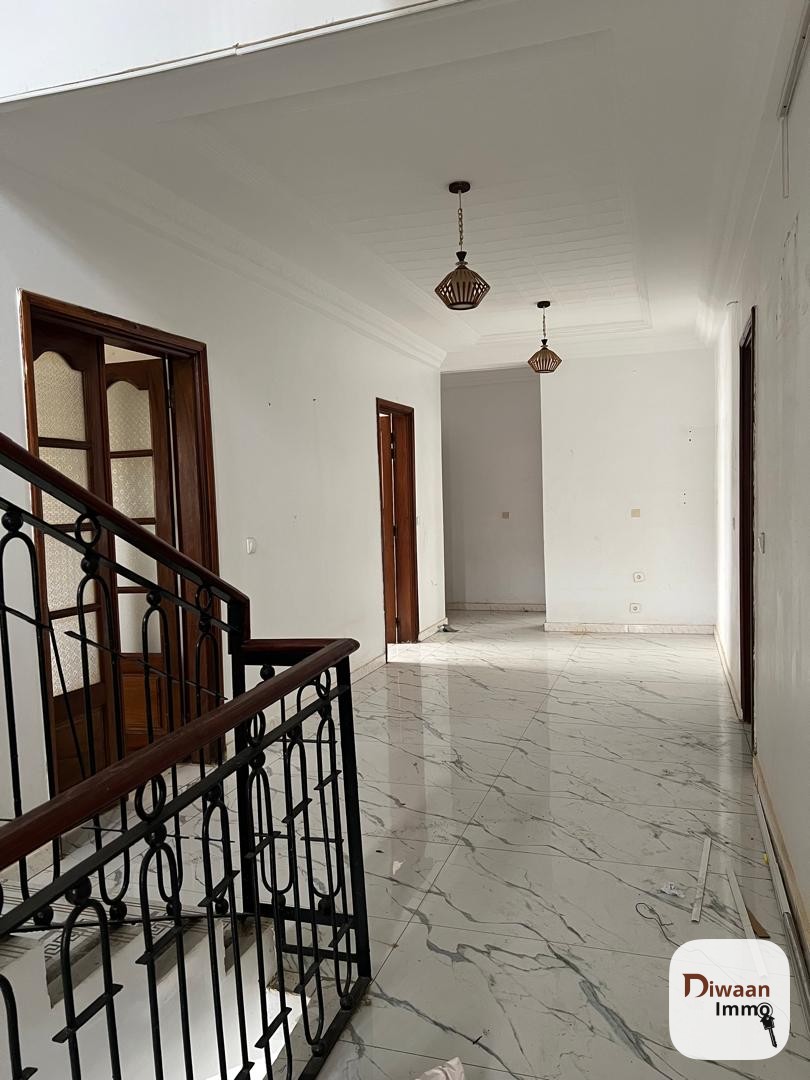 Villa à louer aux Almadies avec 8 chambres et 2 salons. - Image 5