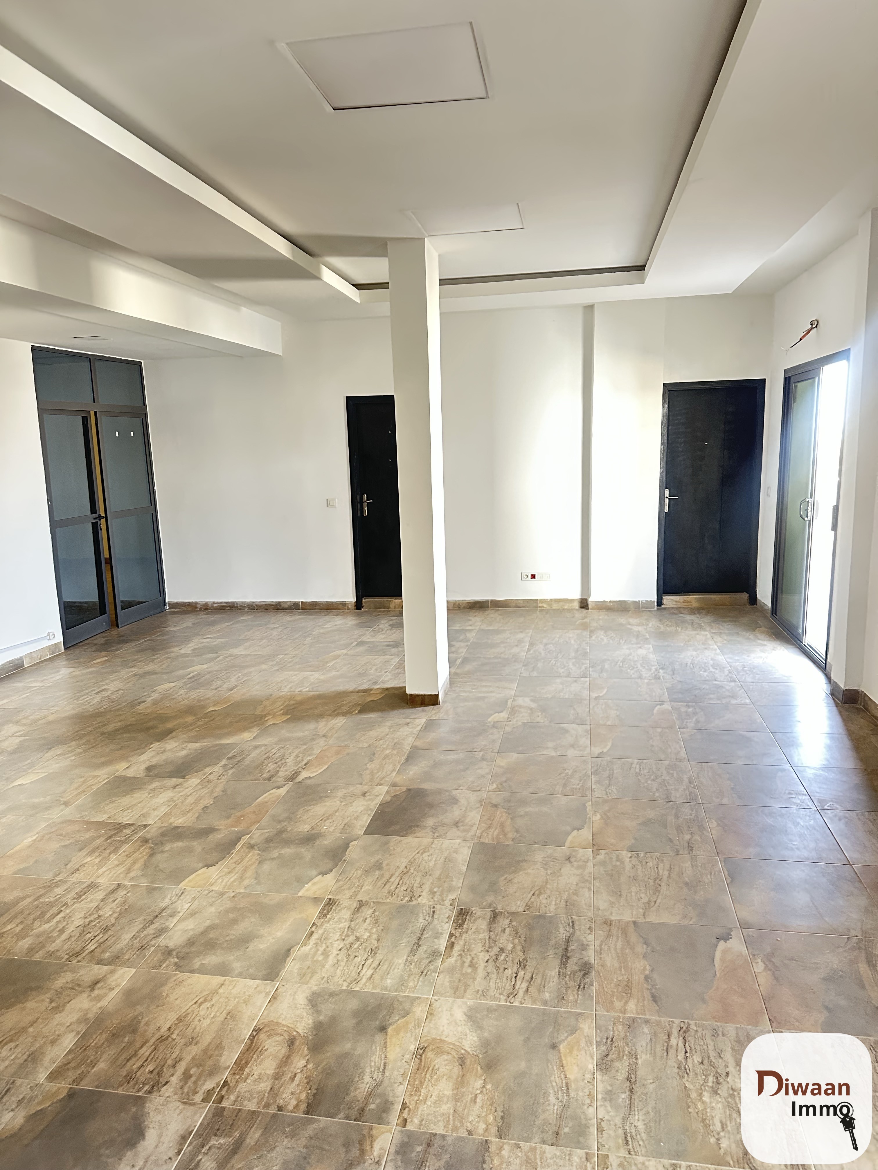 Plateau de bureau à louer à la Cité  Keur Gorgui