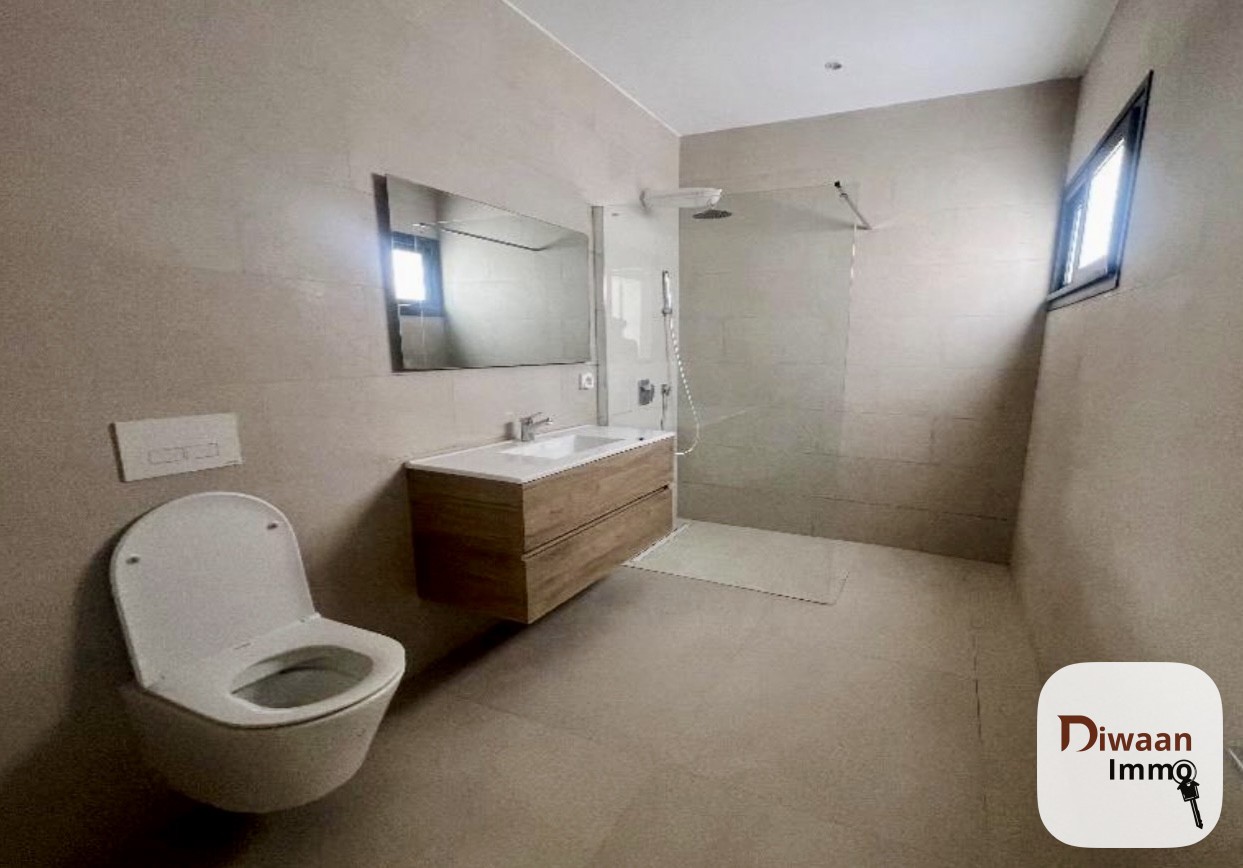 Appartement F4 à louer aux almadies au 3em étage de l'immeuble avec une belle vue sur mer. - Image 4