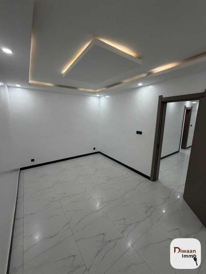 Appartement F5 à louer à la cité Dallal Diam