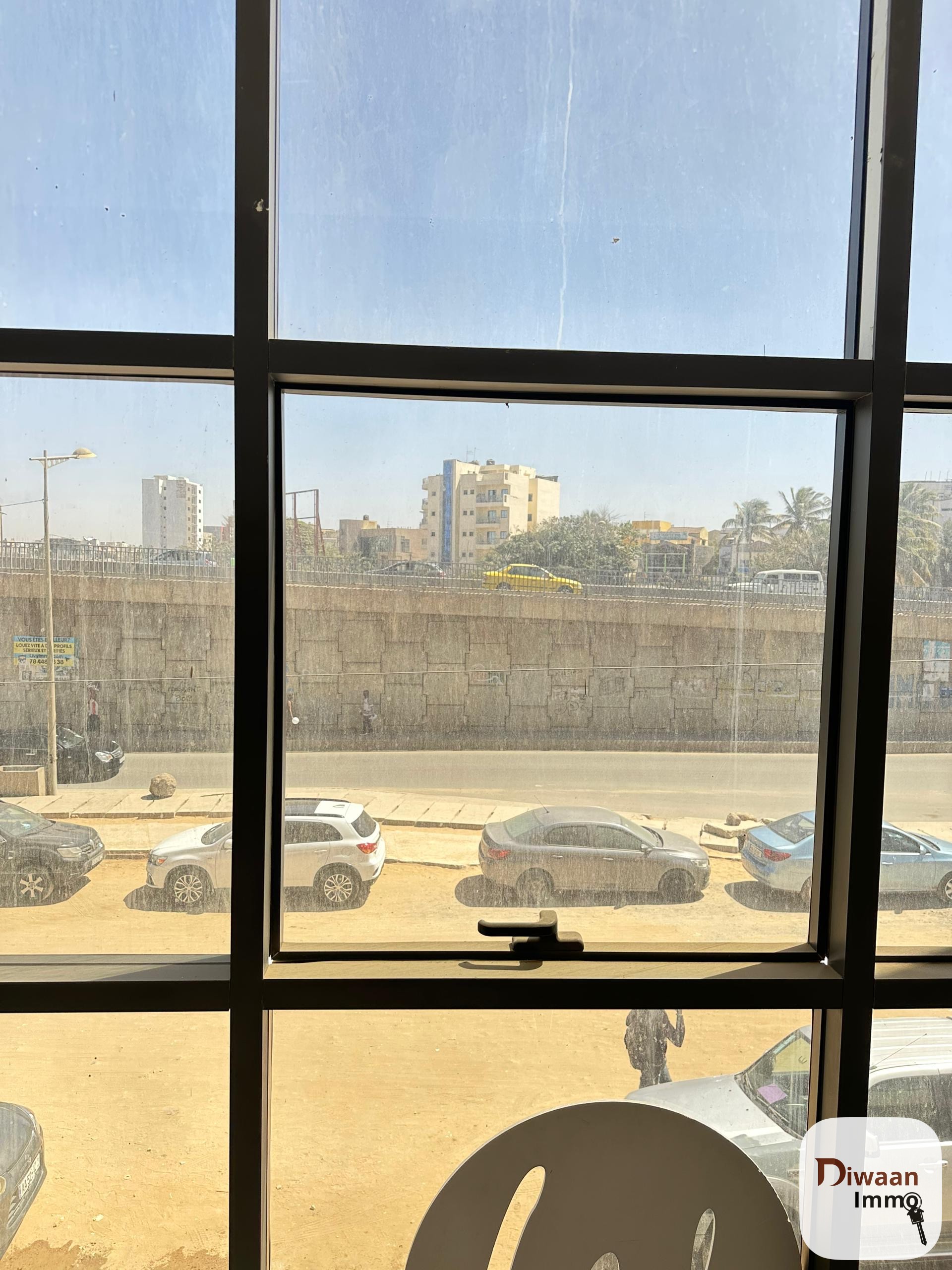 Plateau de bureau à louer sur la Vdn première position. - Image 6