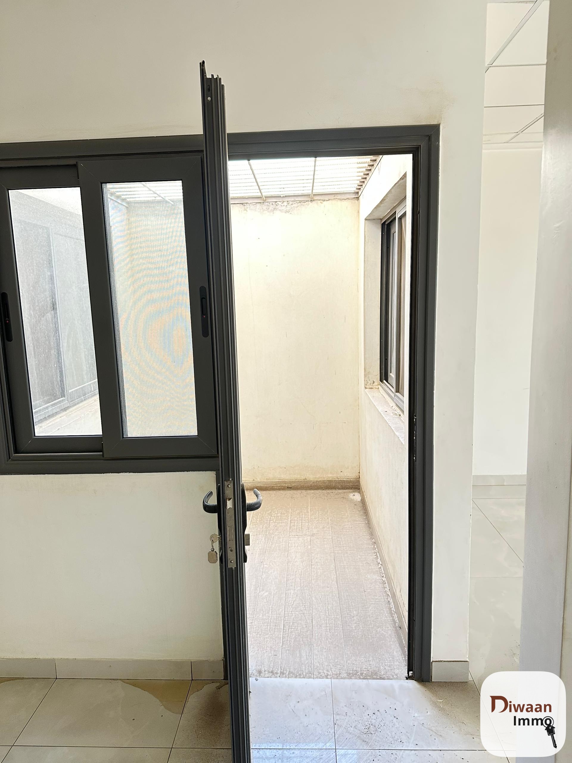 Plateau de bureau à louer sur la Vdn première position. - Image 8