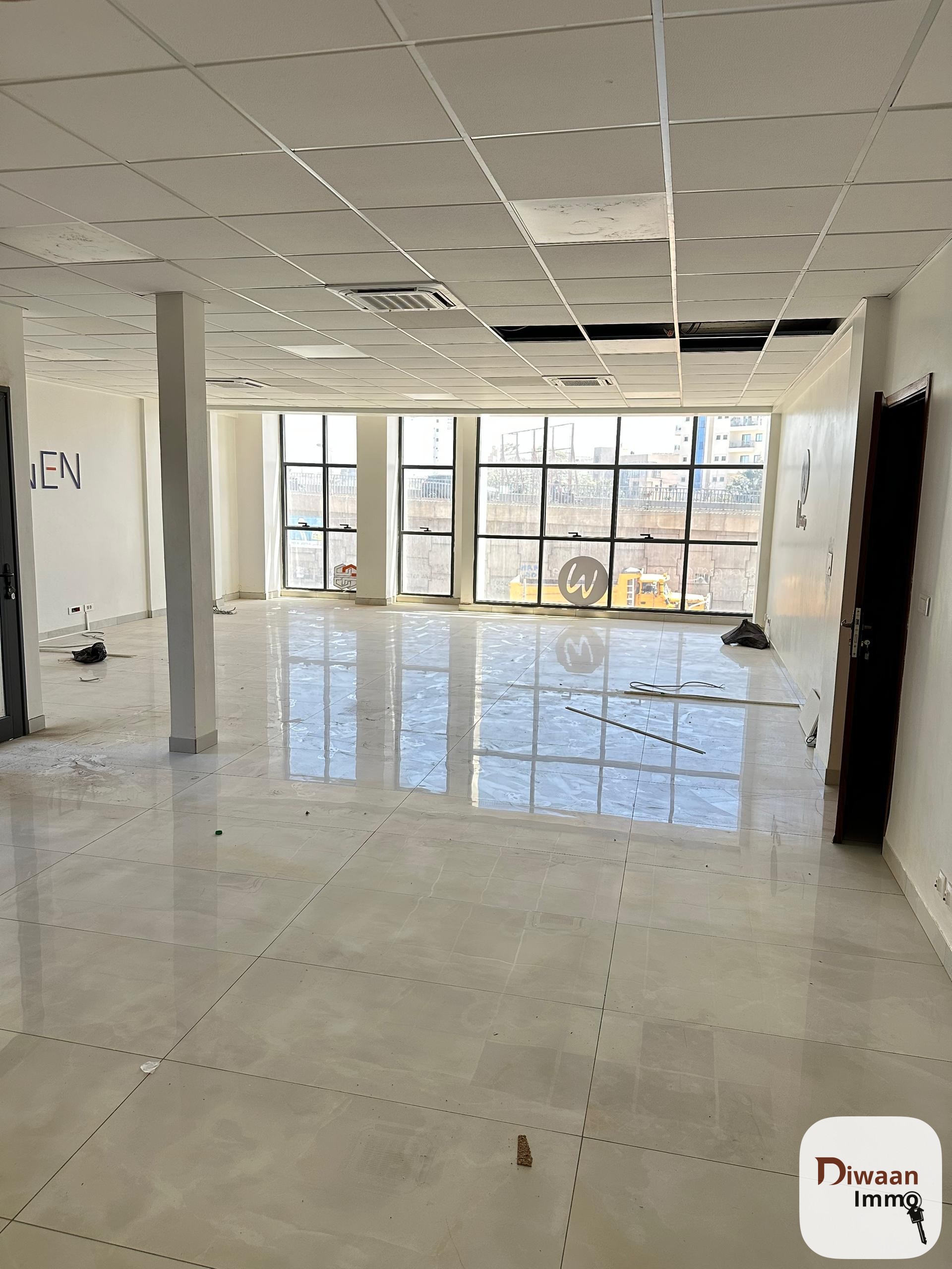 Plateau de bureau à louer sur la Vdn première position. - Image 10