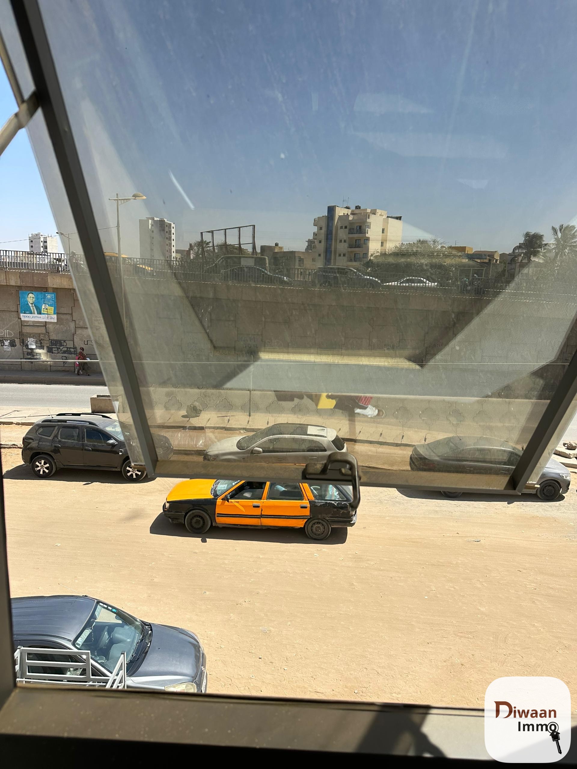 Plateau de bureau à louer sur la Vdn première position. - Image 11