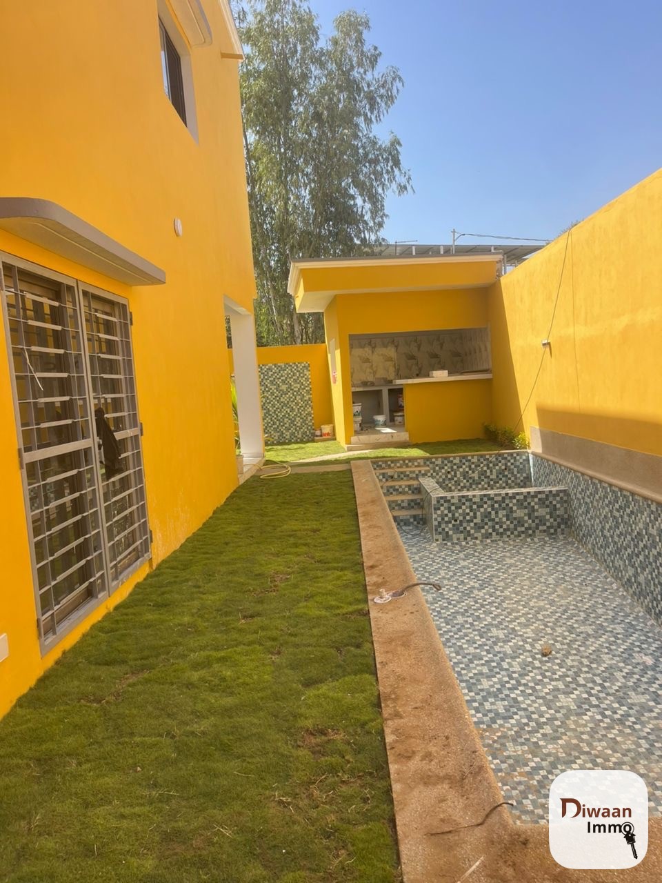 Villa R+2 à vendre à Zac Mbao - Image 3