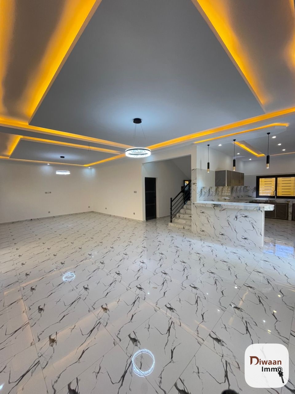 Villa R+2 à vendre à Zac Mbao - Image 8