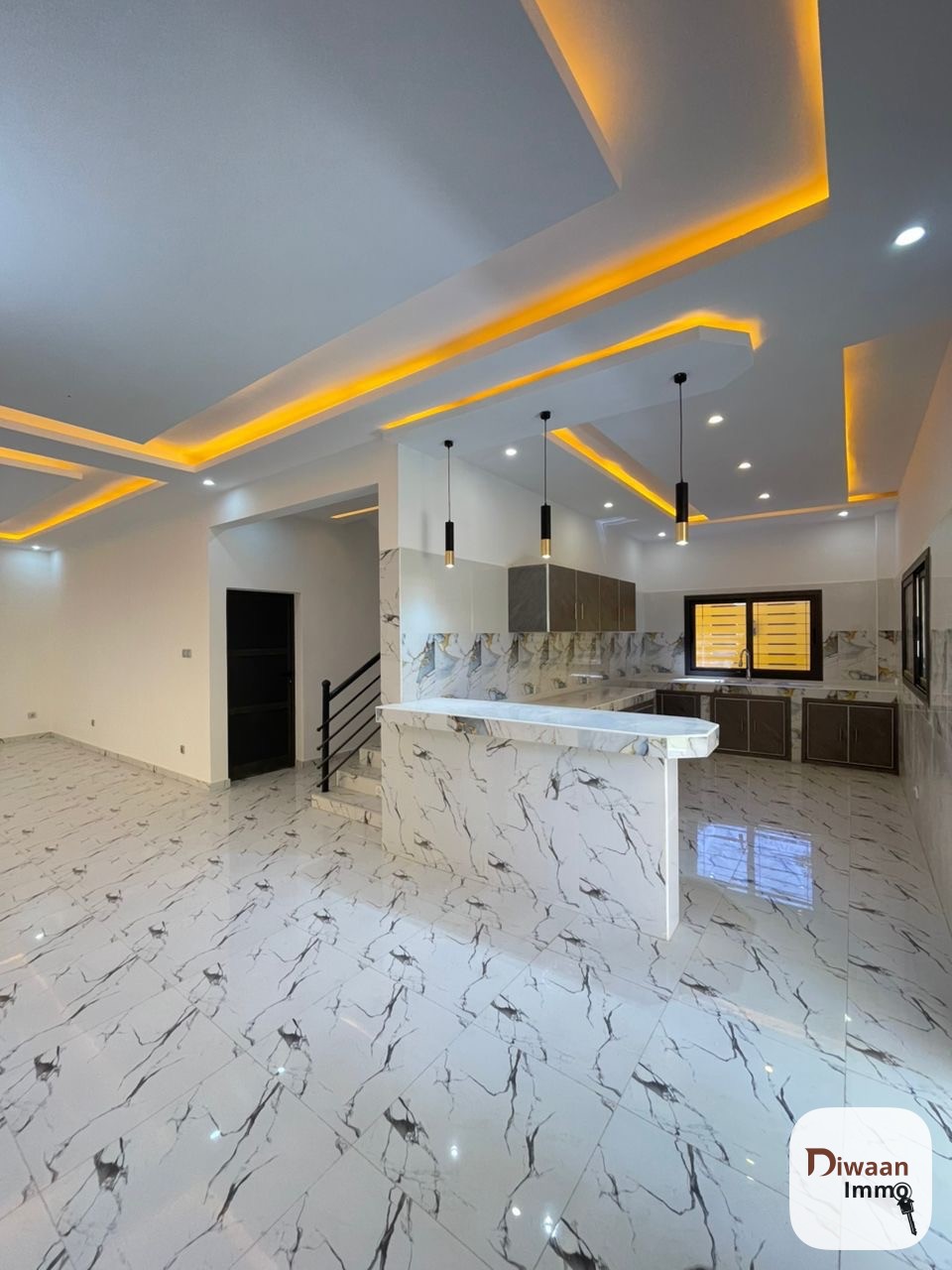 Villa R+2 à vendre à Zac Mbao - Image 10