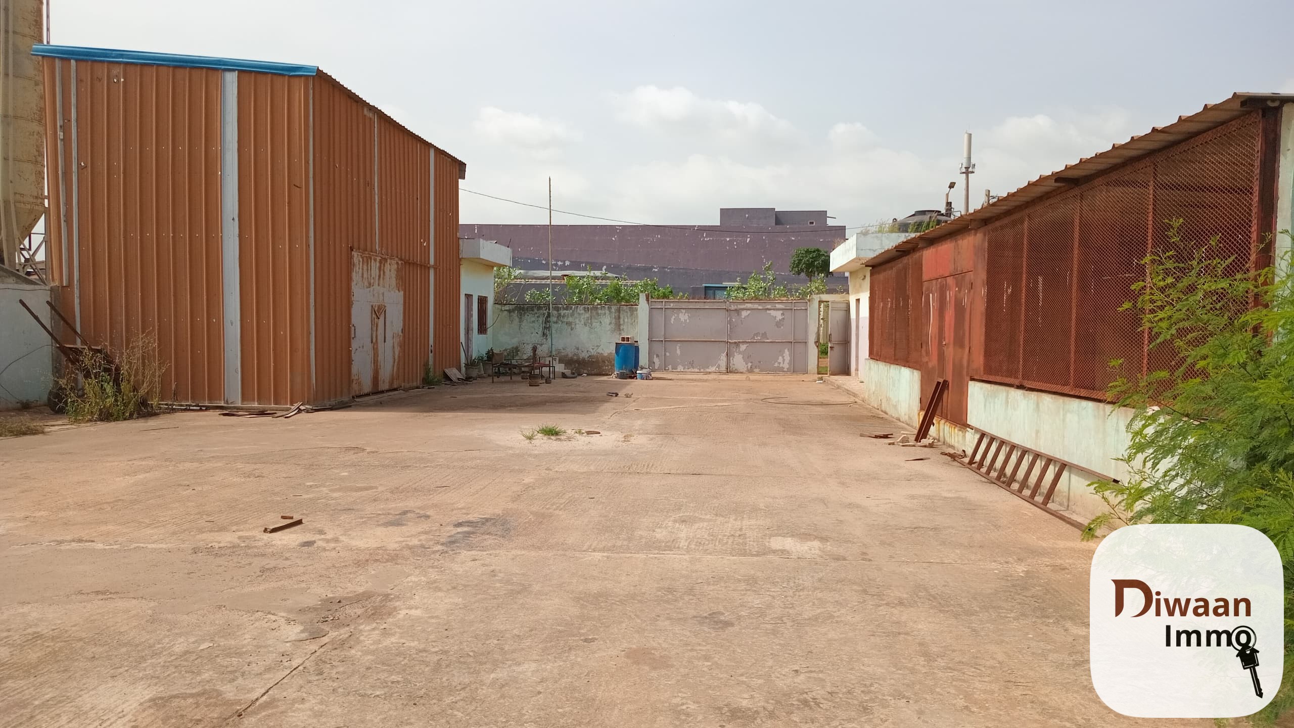 Hangar à louer à Diamnadio