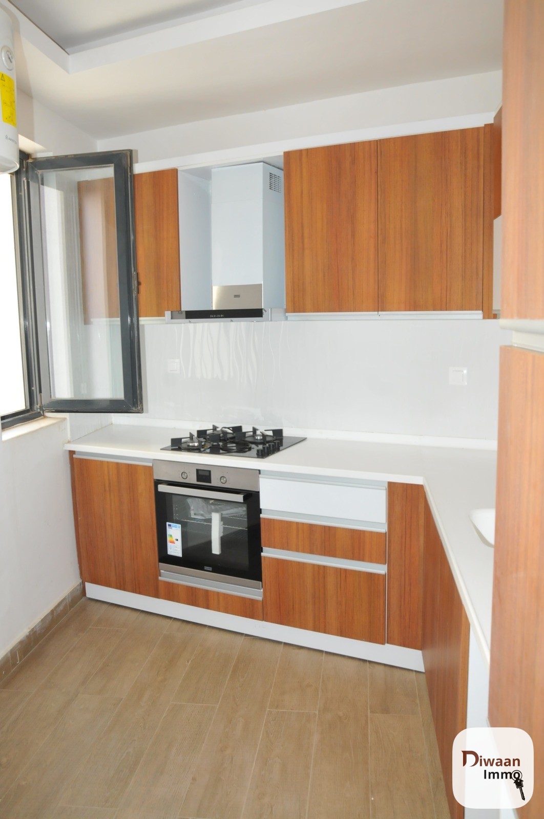 Appartement en studio à louer au Point E