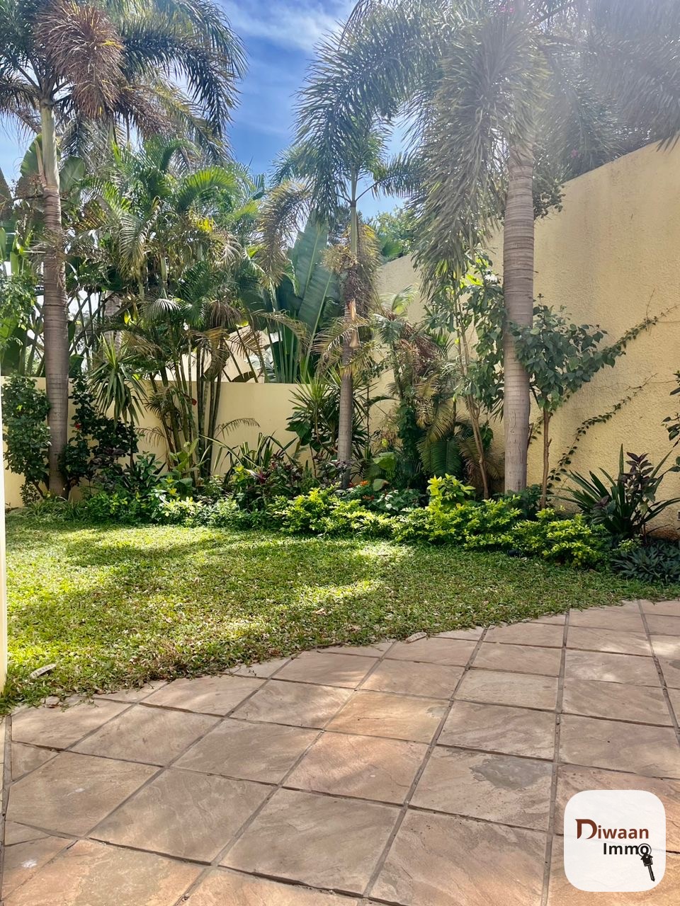 Villa R+1 a louer à Fann Residence