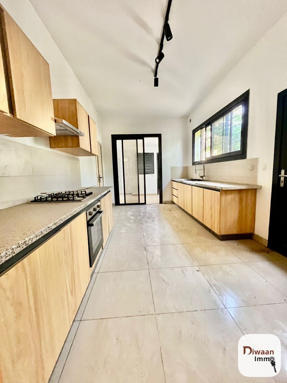 Villa R+1 a louer à Fann Residence - Image 13