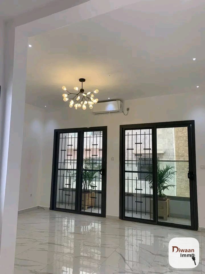 Appartement F4 a louer aux Mamelles cité  Mbackiyou Faye - Image 3