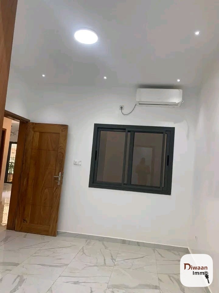 Appartement F4 a louer aux Mamelles cité  Mbackiyou Faye - Image 5