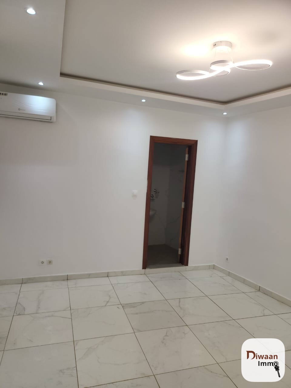 8 appartements F4 à louer à Dieuppeul - Image 2