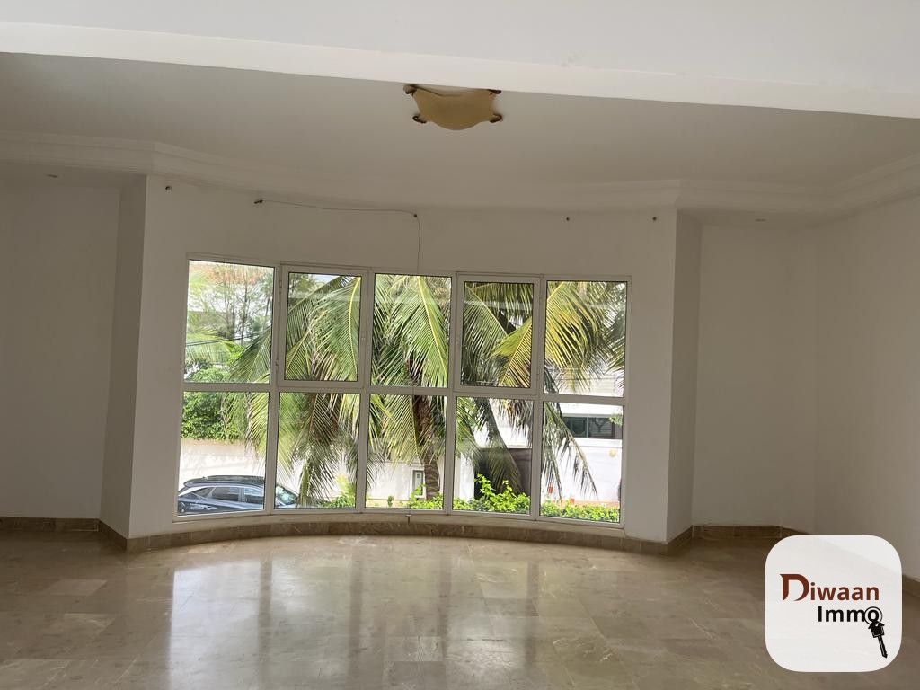 Villa R+1  à louer aux Almadies - Image 34