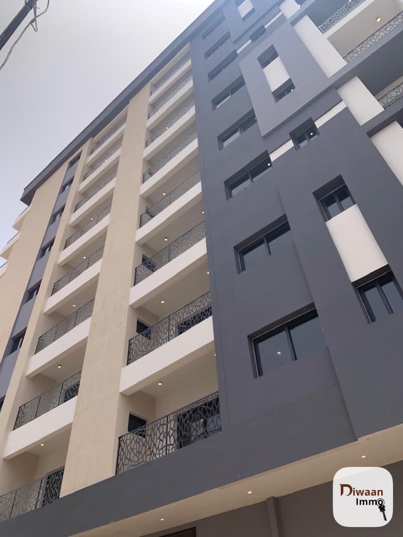Appartement F4 à louer aux Mamelles immeuble avec salle de sport et piscine - Image 1