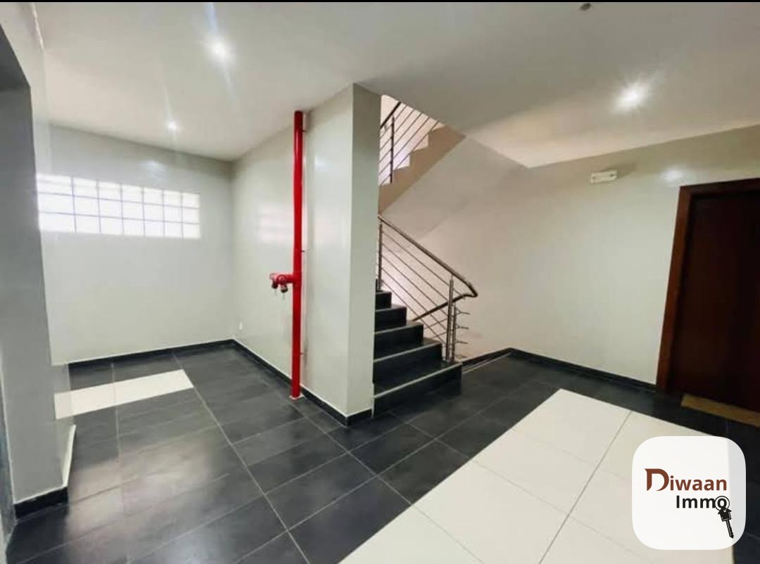 Appartement F4 neuf de 170 m2 à vendre au Point E - Image 10