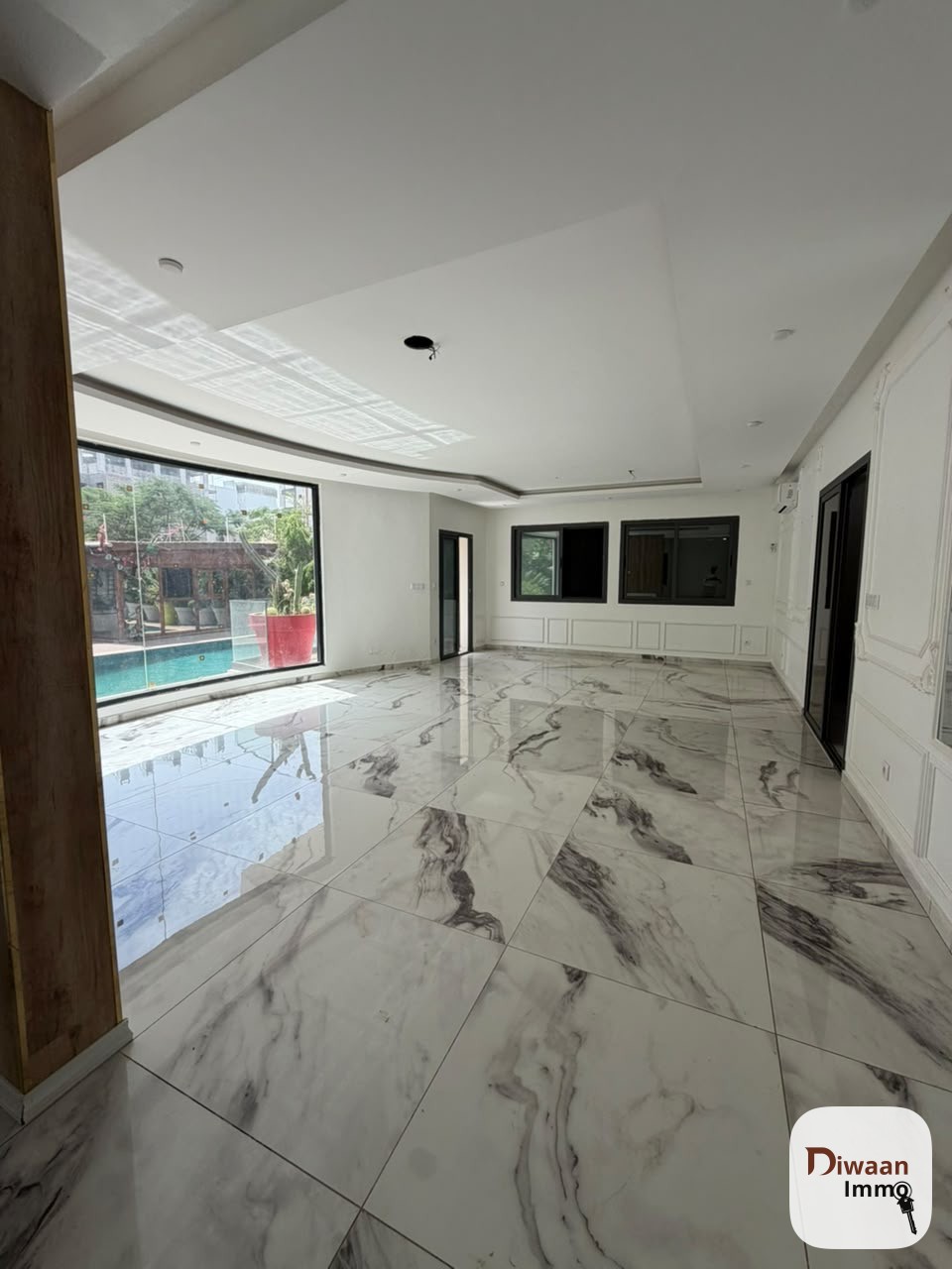 Villa d’exception de 843m2 avec 5 chambres à louer aux Almadies - Image 2
