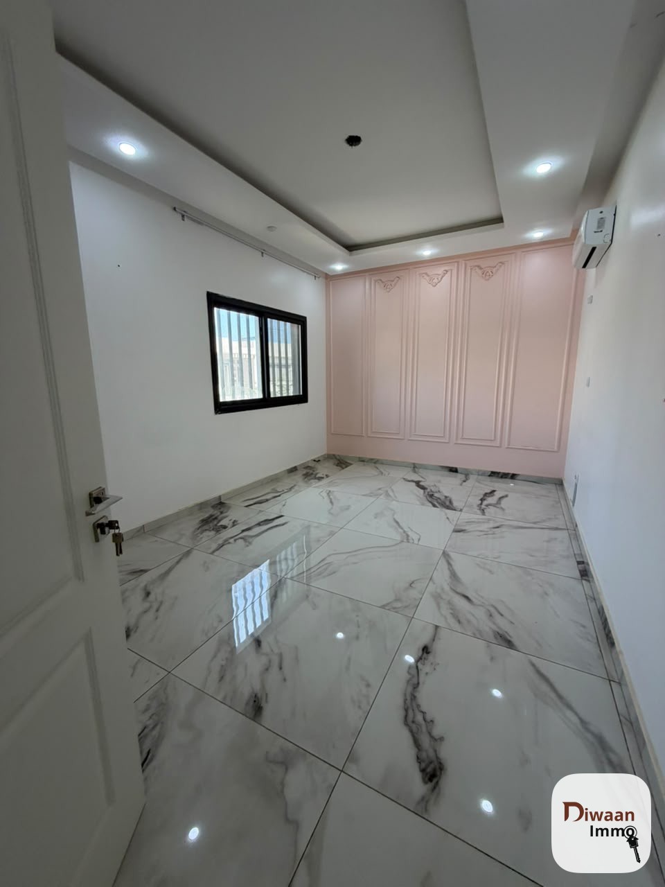 Villa d’exception de 843m2 avec 5 chambres à louer aux Almadies - Image 16