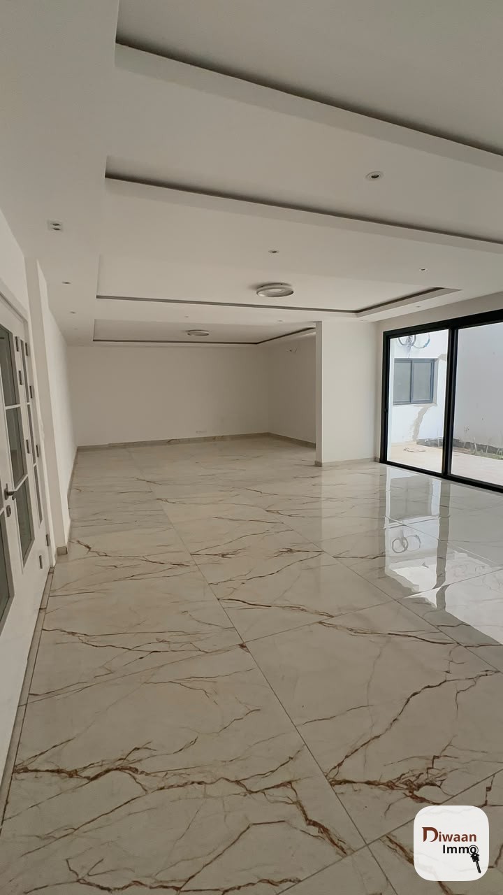 Un grand appartement de 360m2 à louer aux Almadies. - Image 7