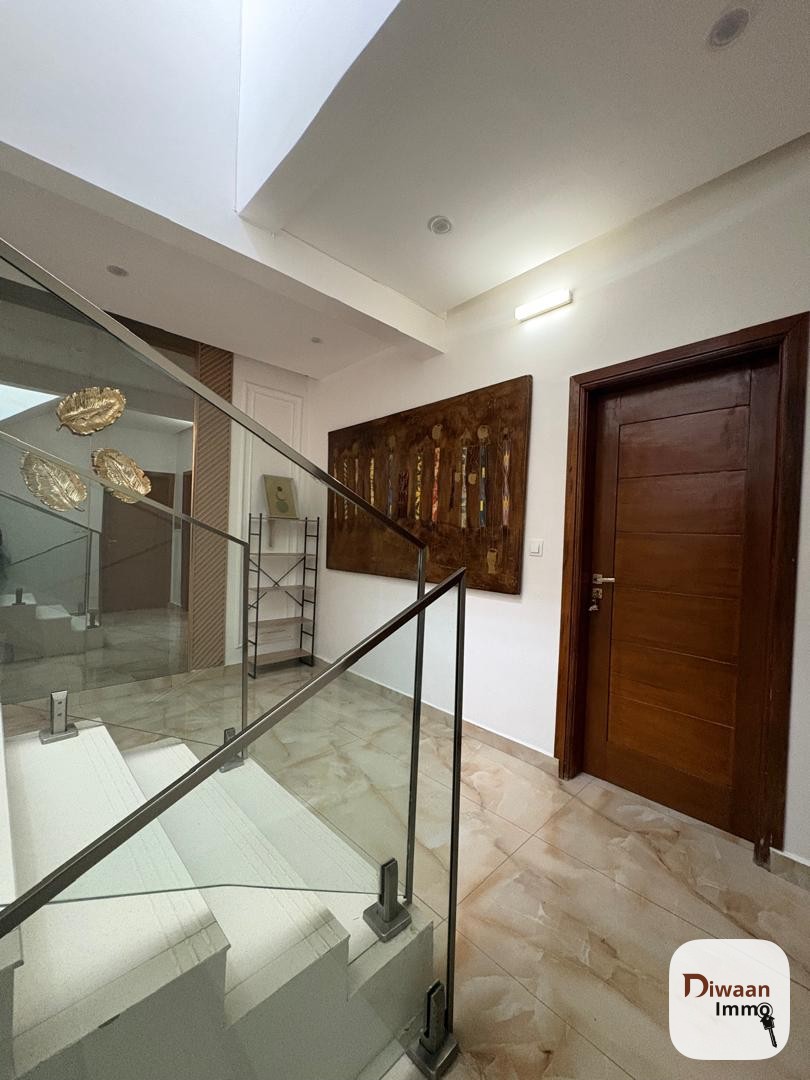 Villa R+2 meublée à louer à la Sicap Baobab - Image 13